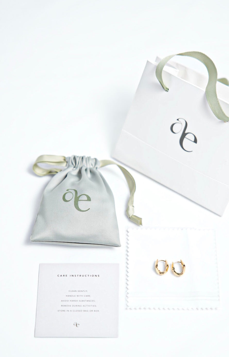 Organic Gold Huggies Ariella Edit