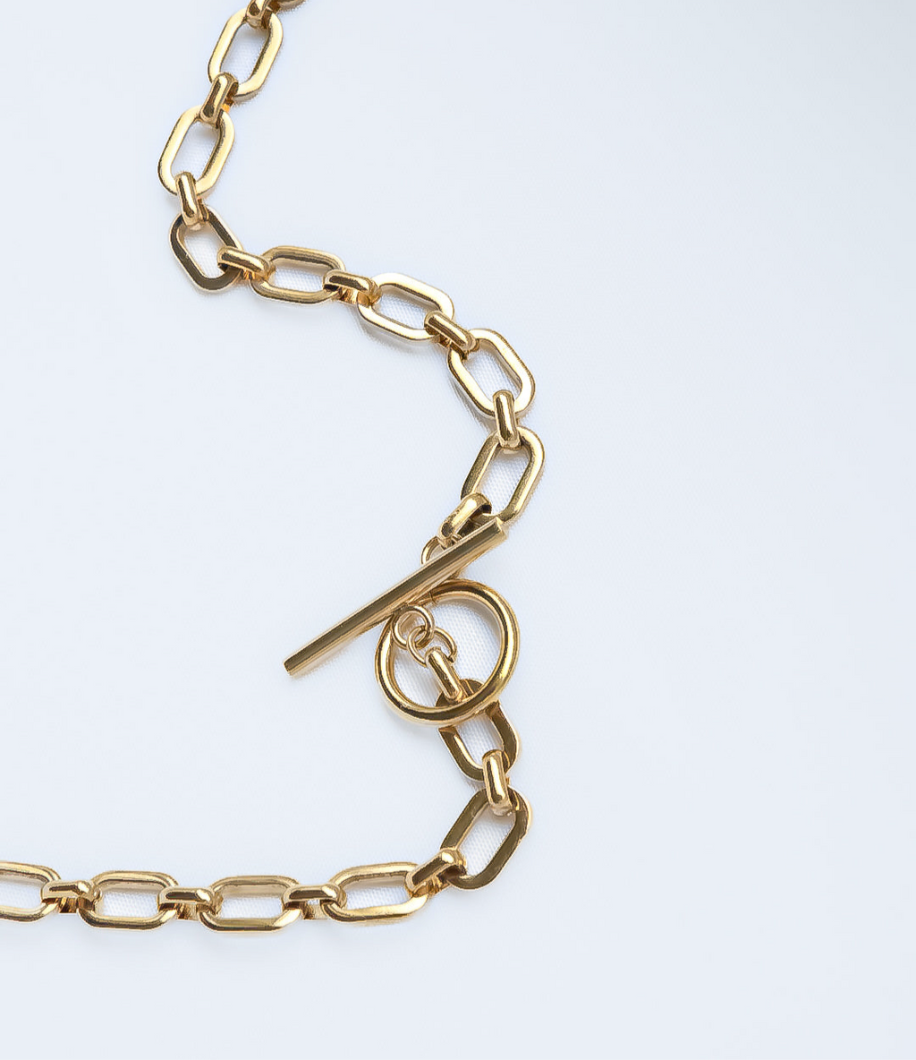Chunky Link Chain Necklace with T-Bar Closure