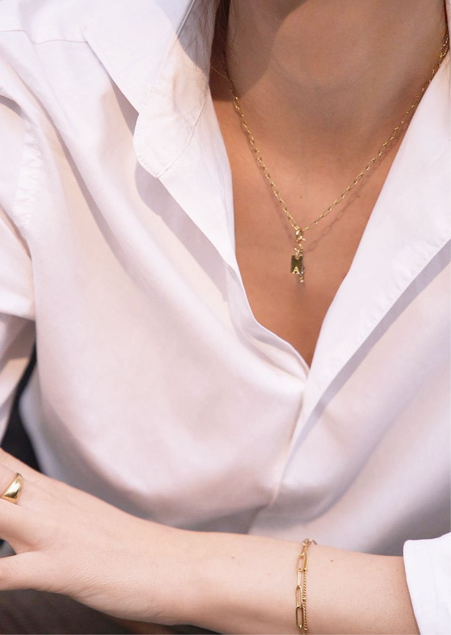 Initial Pendant Ariella Edit