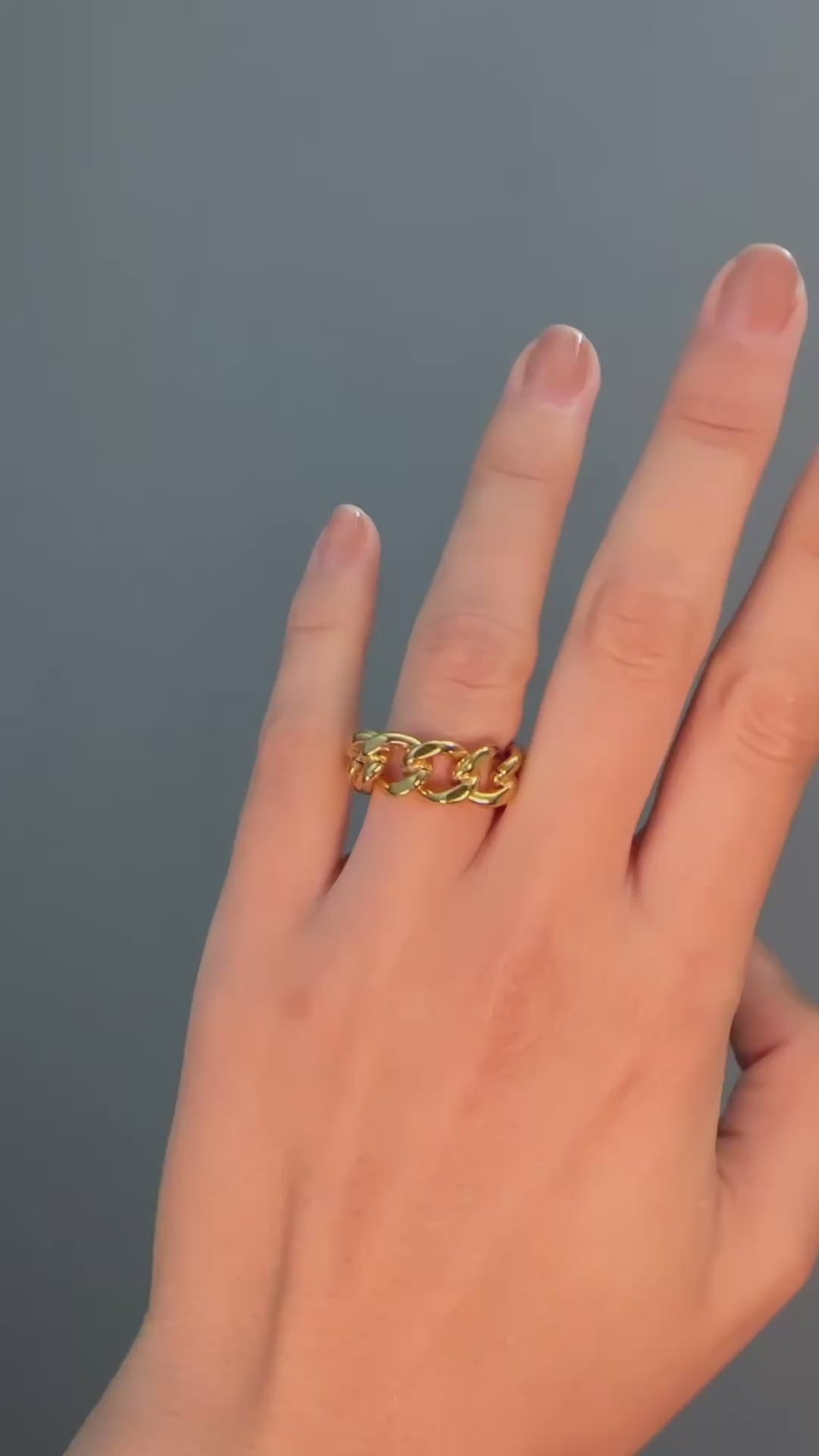 Sculpted Bold Chain Ring